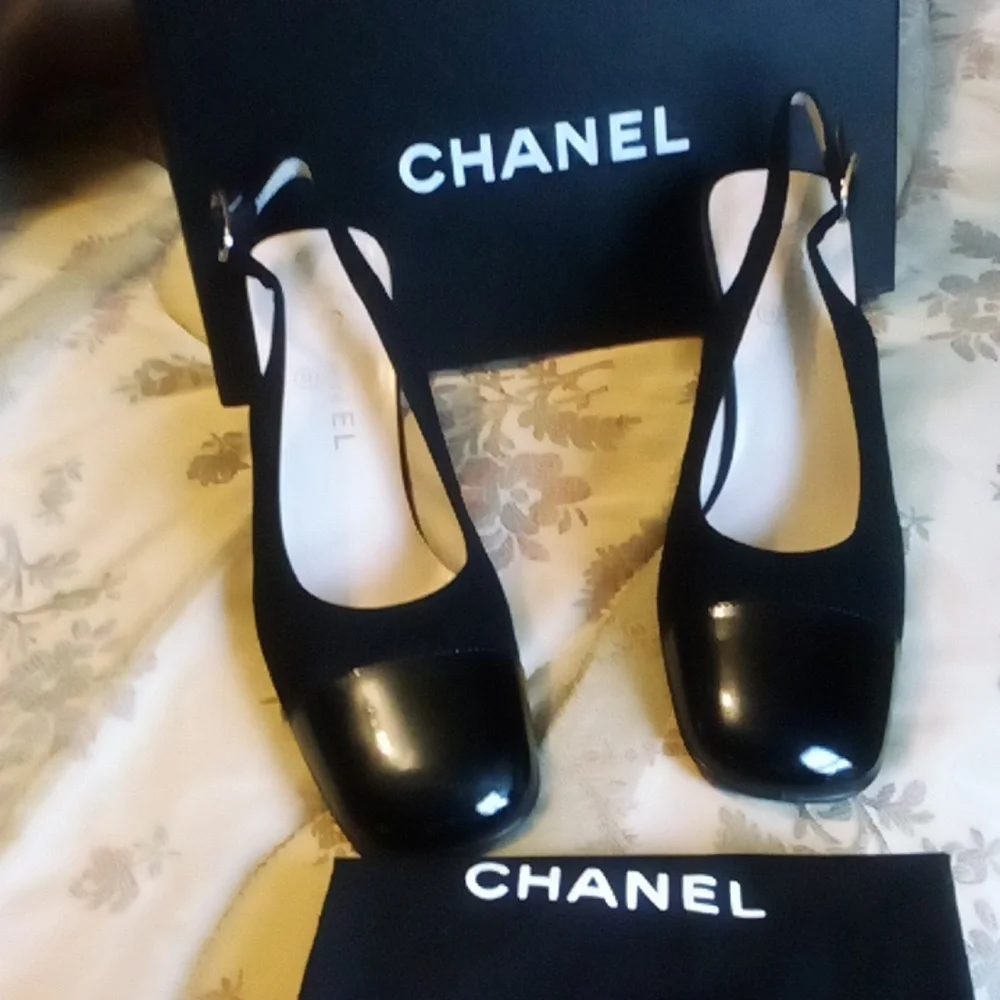 Chanel Cambon sling back shoes 37.5 = 7.5 USA black w/ blk patent toe - Picture 15 of 16